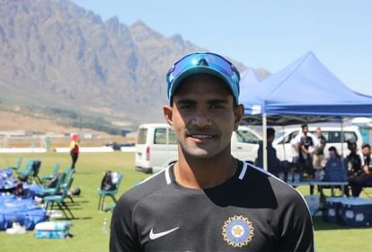 यूपी के लिए शिवम मावी ने चार विकेट लिए।