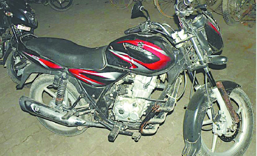 Attack on police to release  the liquor smuggler