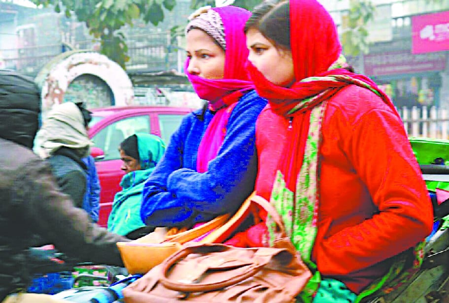 भीषण शीतलहर और ठिठुरन से बेहाल हुए लोग