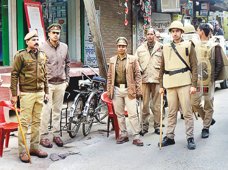 Two wounded, four injured