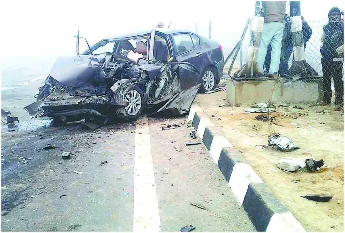 accident on Agra Lucknow Expressway due to fog