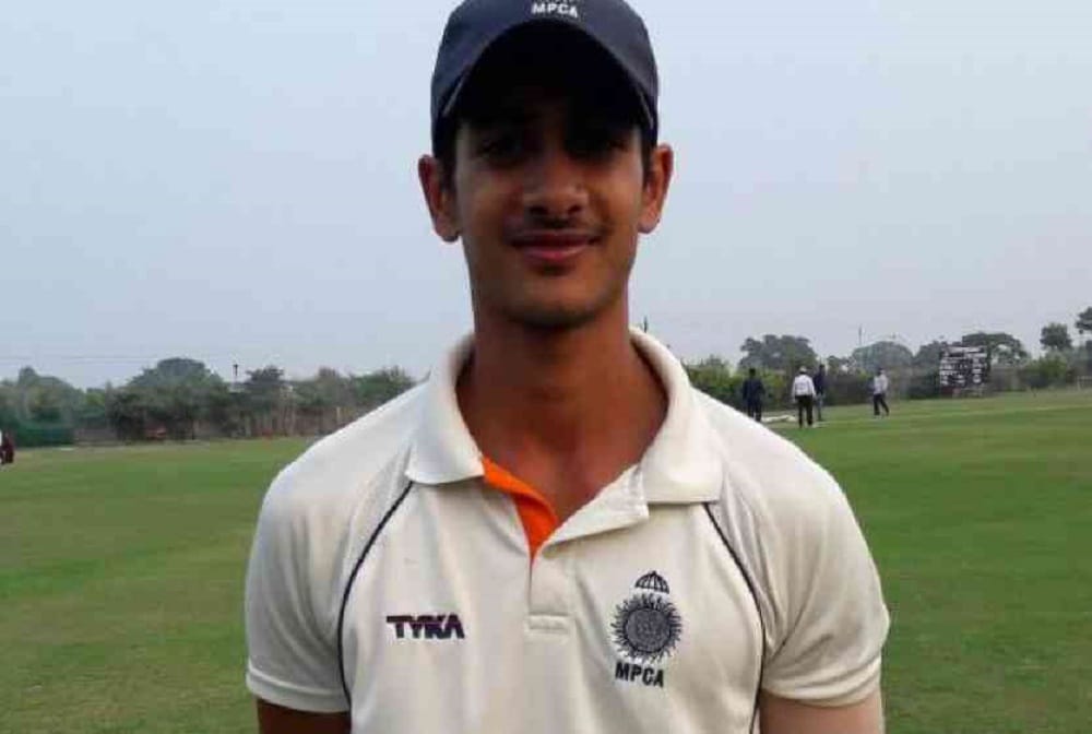 ipl2018 auction mohammad siraj is sold to 2.5 crore and aryaman birla sold to 30 lakh