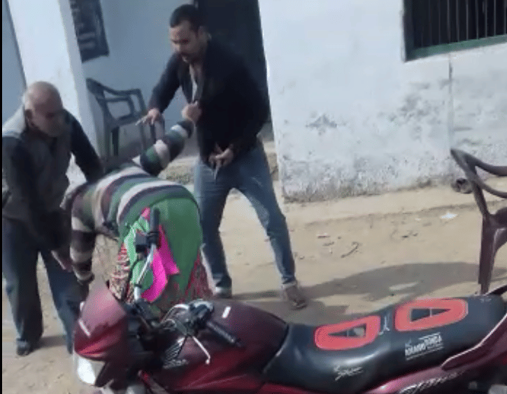 Female teacher beaten by school principal in azamgarh