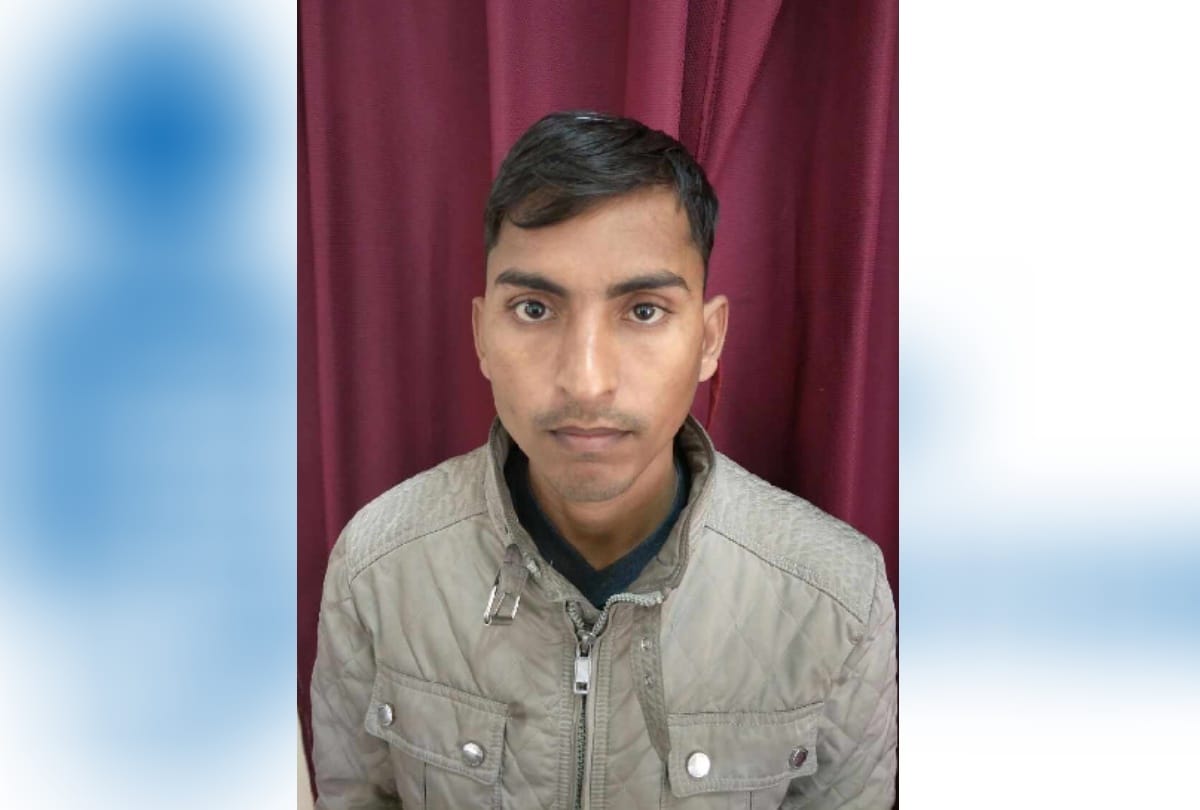 man caught for supplying latest weapons in delhi ncr