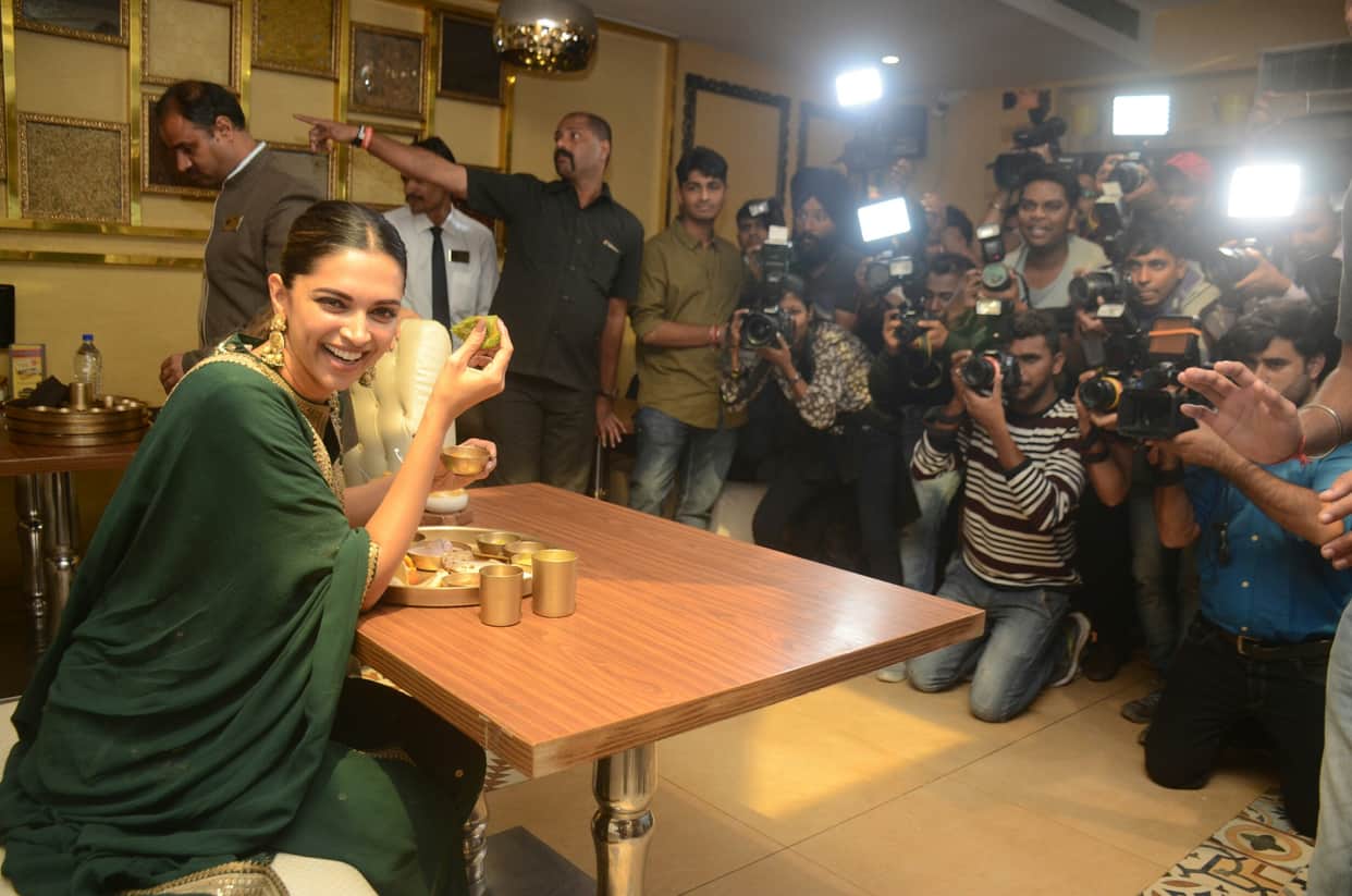 deepika padukone celebrated padmaavat box office collection