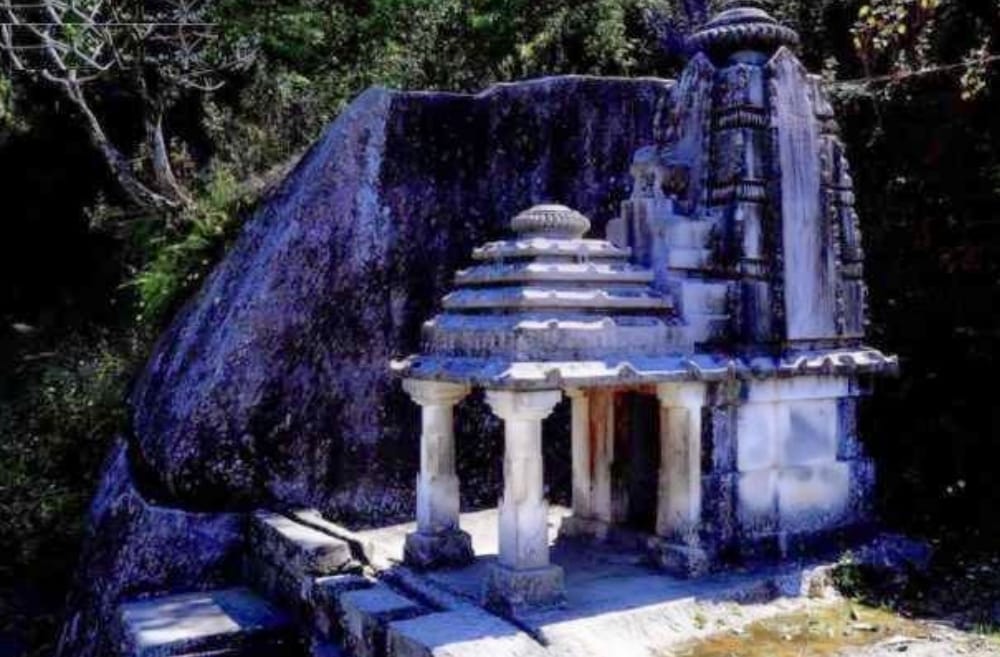 truth of Ek Hathiya Deval Temple in Uttarakhand