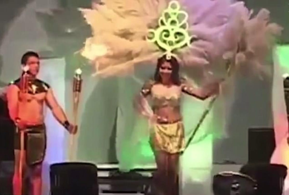 beauty pageant contestants headgear catches fire on stage