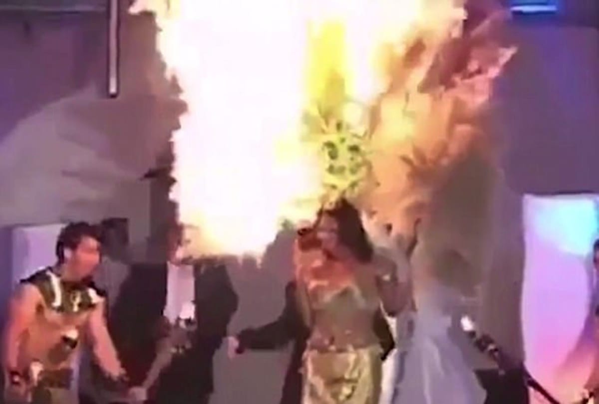 beauty pageant contestants headgear catches fire on stage