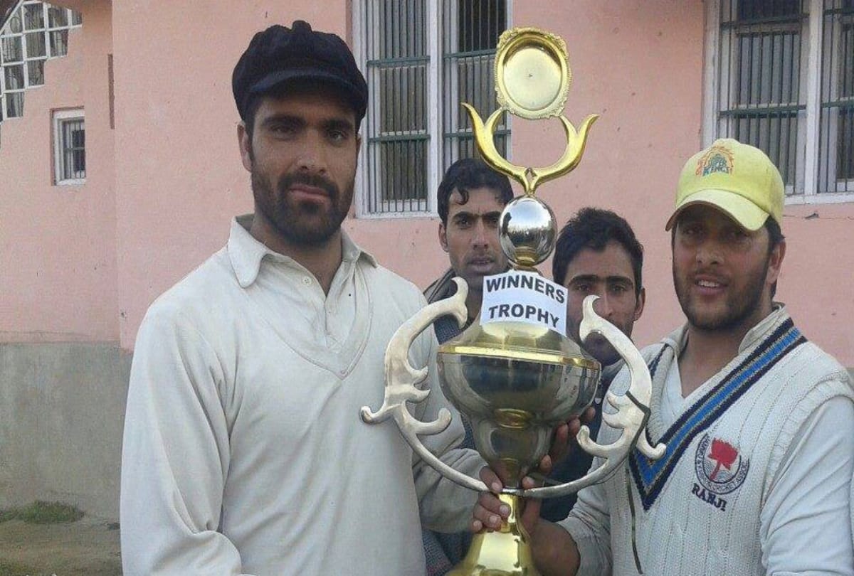cricketer of j&k manjoor pandav sold by kings eleven punjab