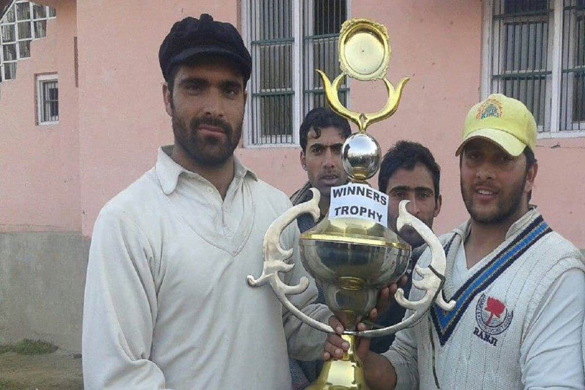 labour son Manzoor Dar sold by Kings eleven Punjab in ipl auction