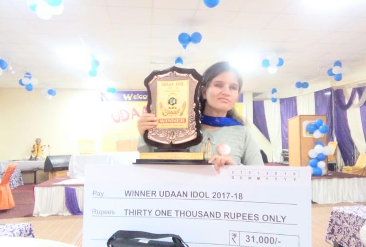 student of shimla muskan won pratham udaan ideal award