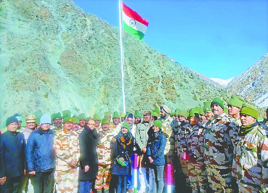 trivendra singh rawat flag hoisted on indo china border