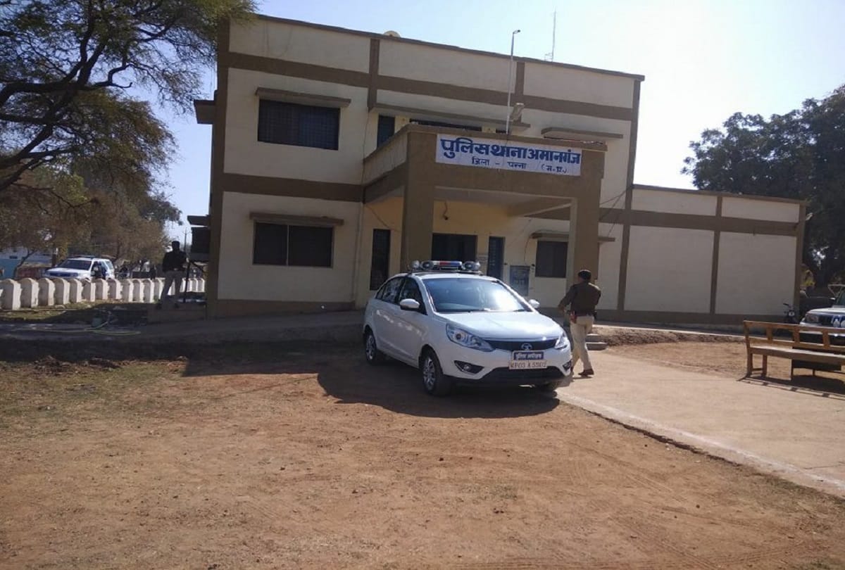 miscreants called police, hostage them and kidnapped a girl