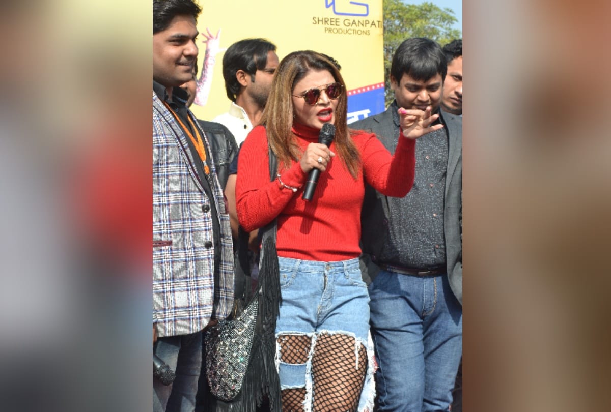 rakhi sawant talks about padmavat and budget