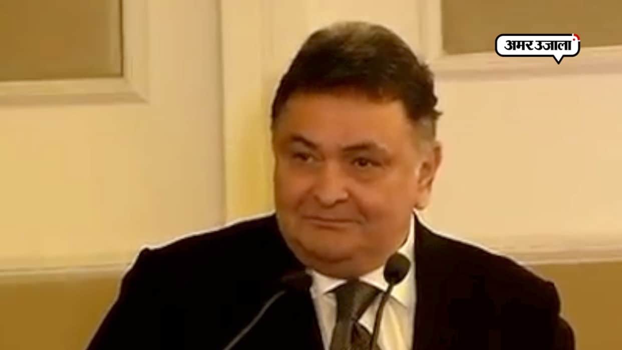  actor rishi kapoor shared a video boy singing main shayar to nahin