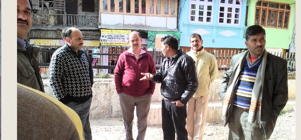 एसडीएम ने किया चायल का दौरा
