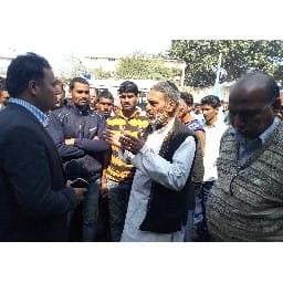 कम मुआवजा मिलने की जानकारी पर भड़के किसान