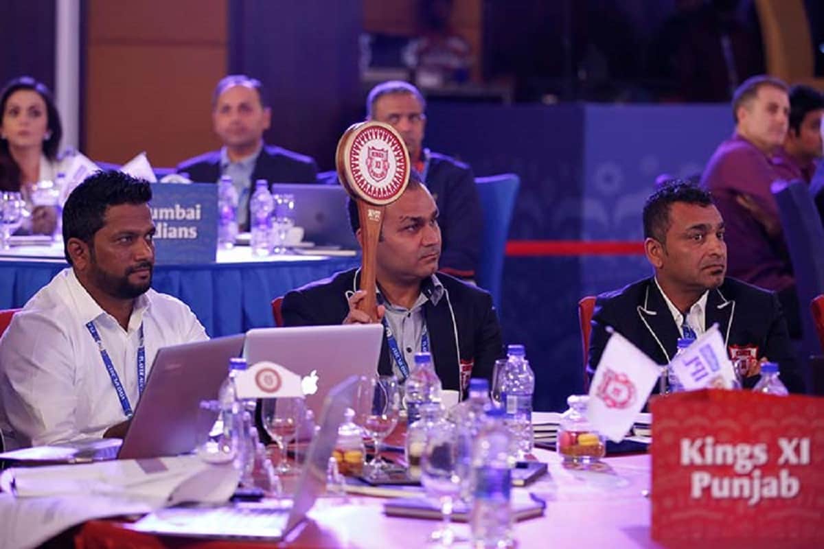 Virat Kohli said virendra sehwag has gone mad in ipl 2018 auction