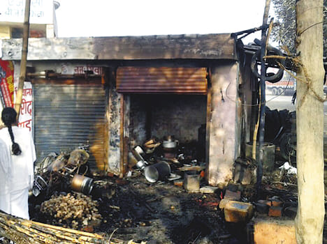 Attempts to spoil the fire in the shops