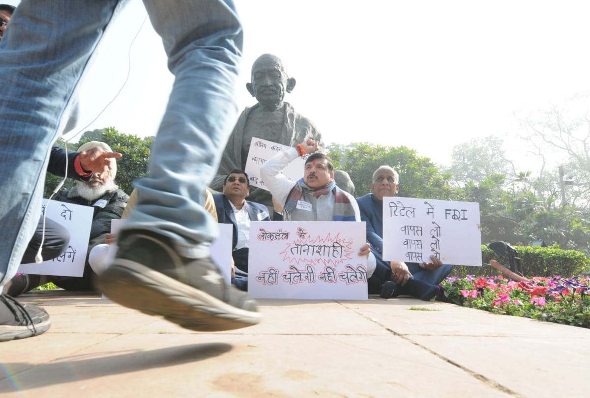 aap member of parliaments boycott to president ramnath kovind speech
