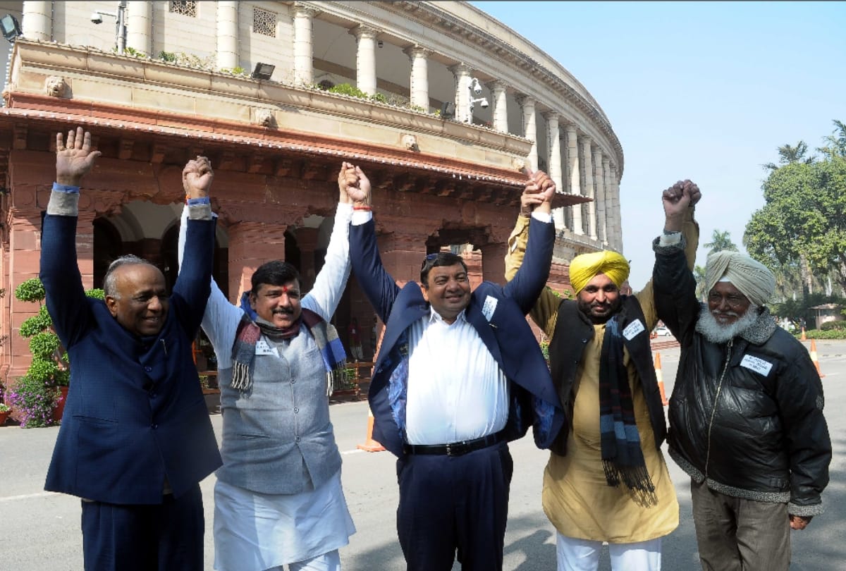 aap member of parliaments boycott to president ramnath kovind speech