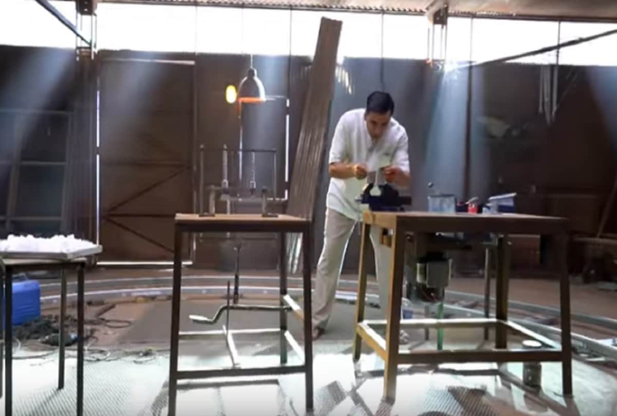 Padman Saale Sapne song making video out Akshay Kumar learns how to make sanitary pads 