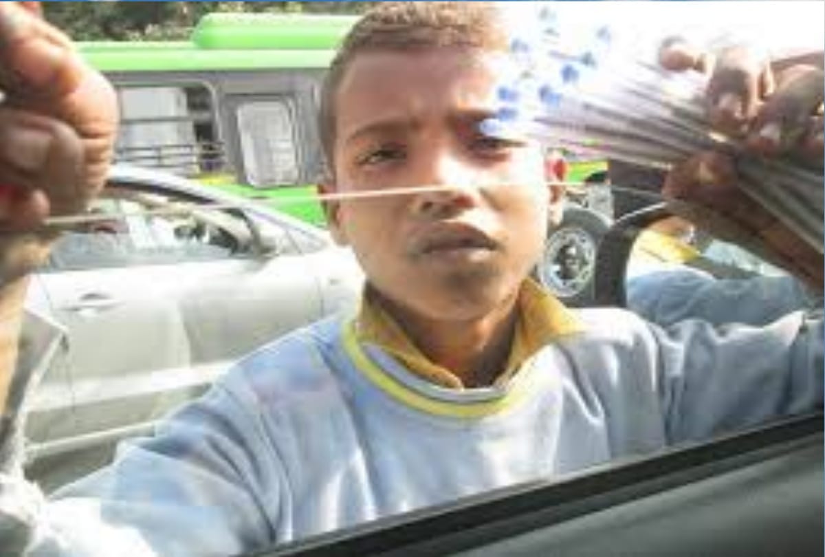 if u open car's window during red light, u have to pay 1000 rupees fine