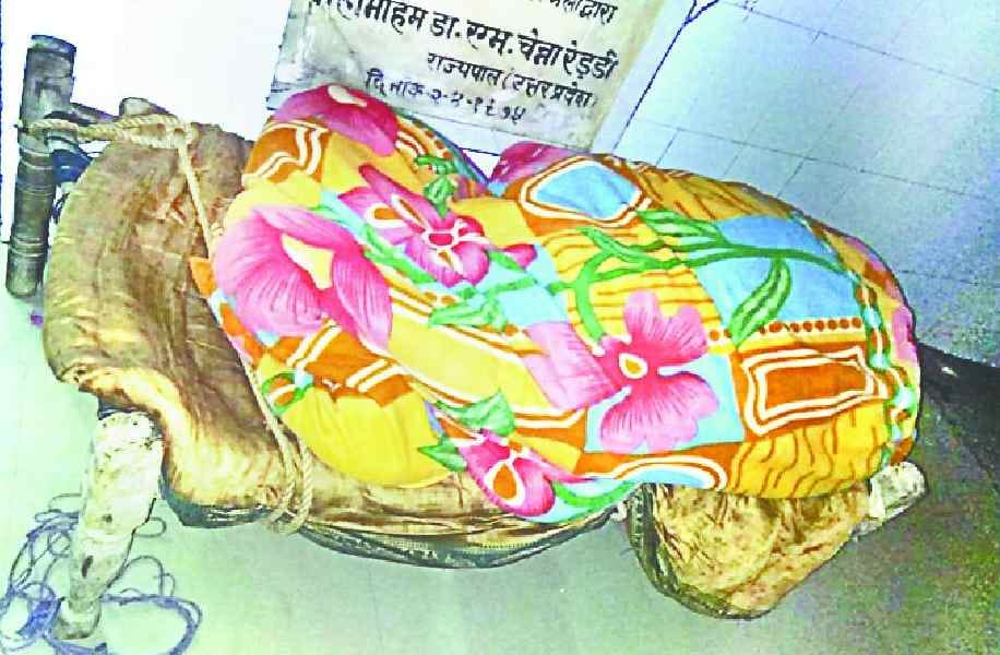 Abandoned addicts left in hospital