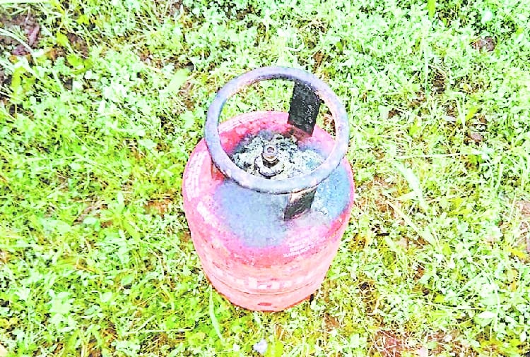 lpg cylinder on fire at nahan in sirmour