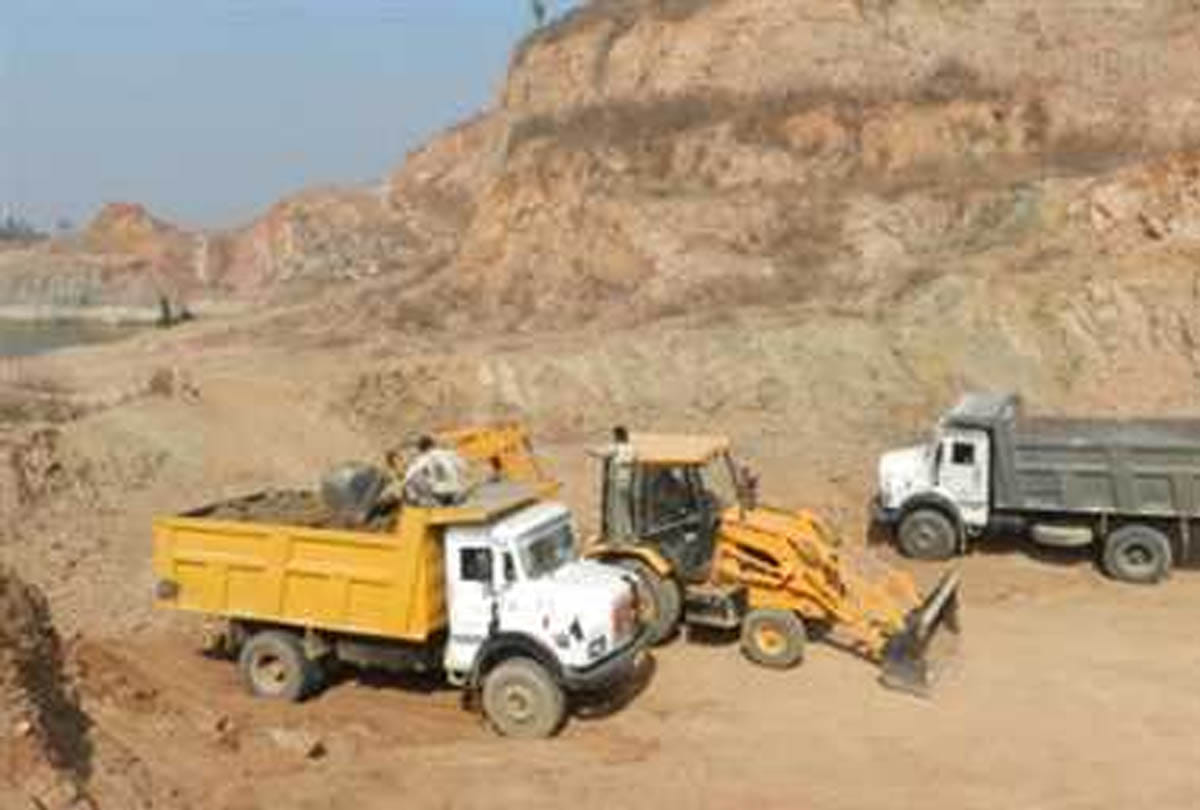 illegal mining of mountains in mahoba uttarpradesh