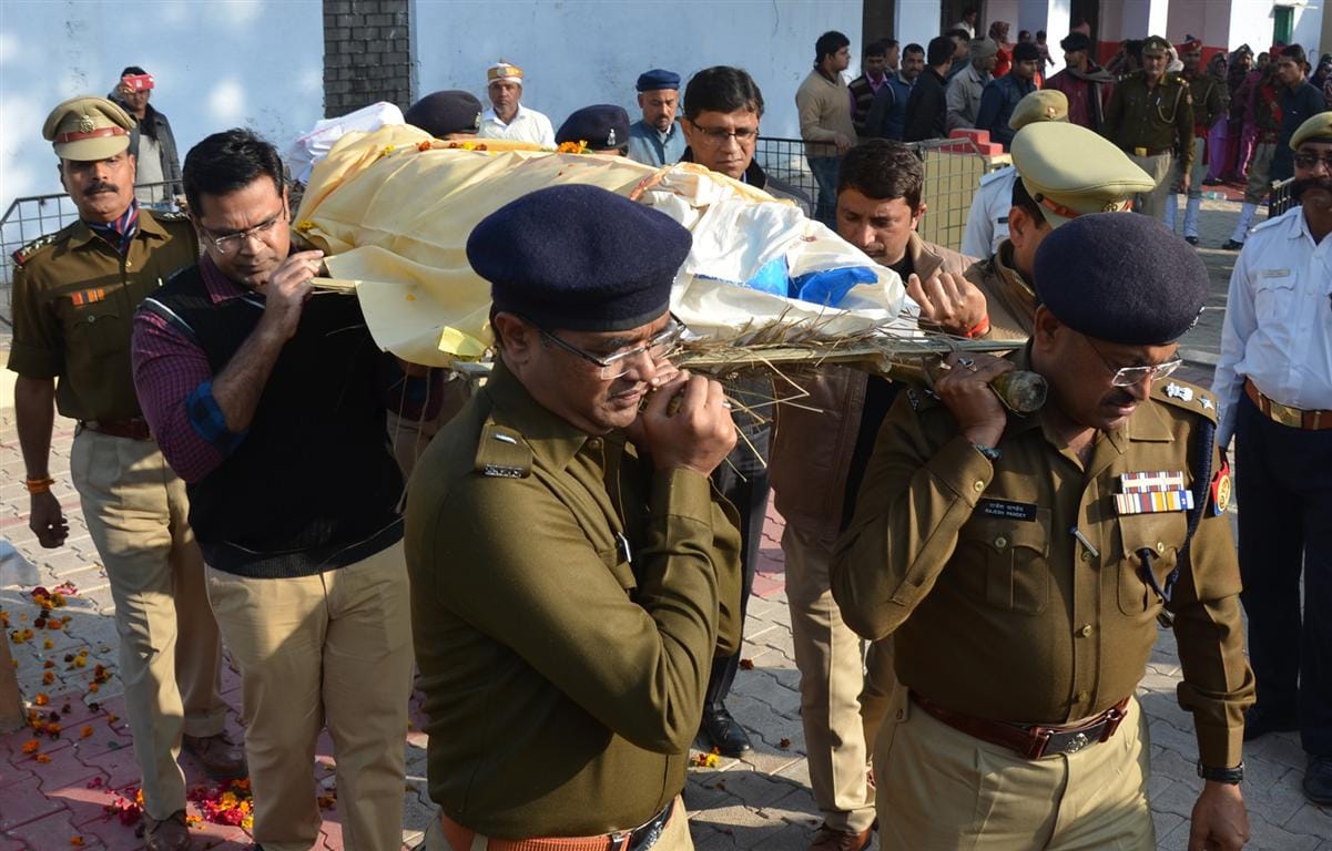 Fog wrecks: Drugs and seven dead including a soldier in the accident
