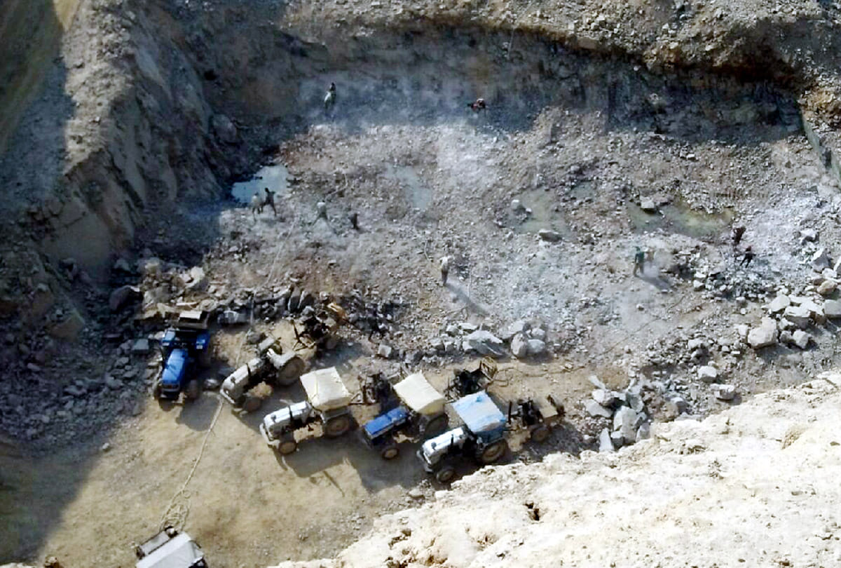 illegal mining of mountains in mahoba uttarpradesh