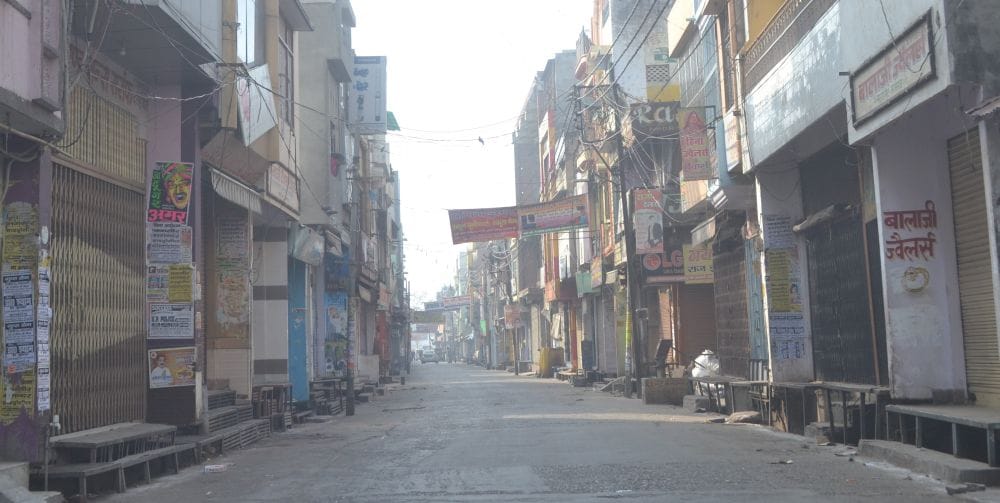 shoppers do not open shops in kasganj 