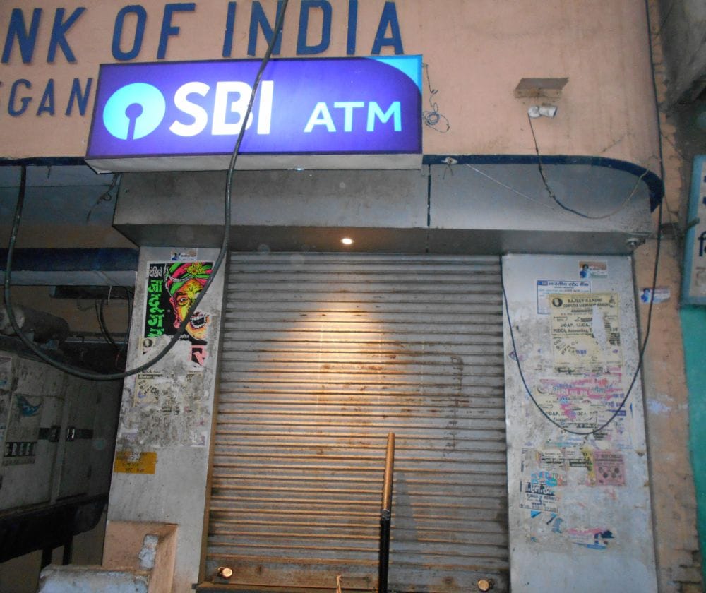 shoppers do not open shops in kasganj 