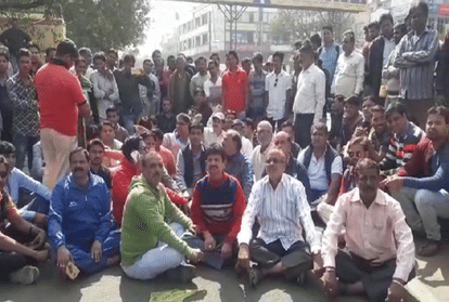 rajasthan kota bjp workers jammed road after a policeman imposed fine on not wearing helmet 