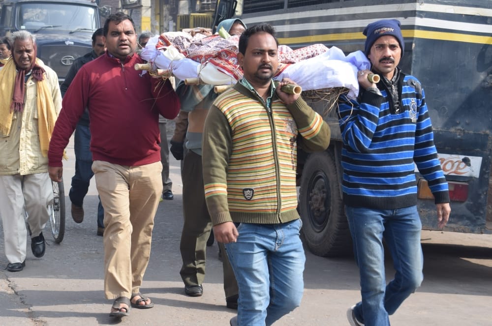 kasganj riot last rite of a body done after hours 16 