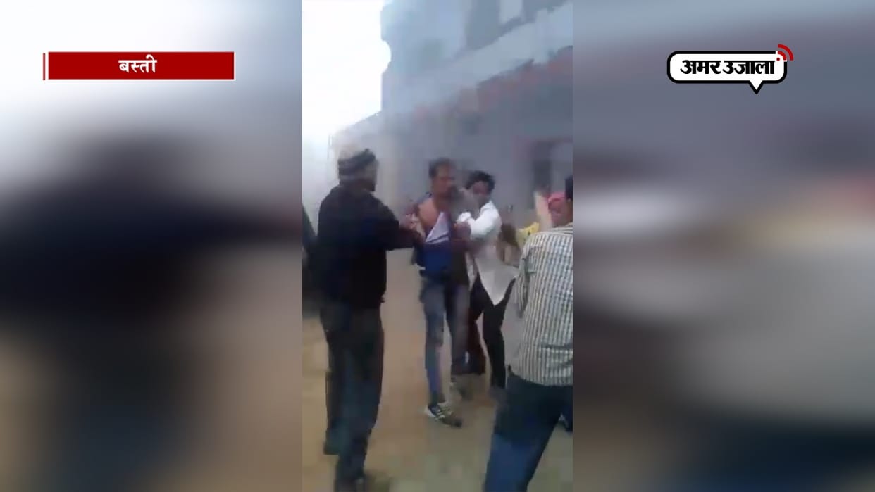 छेड़खानी का वीडियो वायरल होने पर पांच युवकों पर केस दर्ज