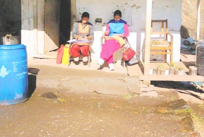 hope torch: nisha sharma of Himachal started school in cowshed