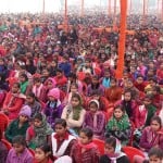 भटहट में सीएम के कार्यक्रम में जुटी भीड़।