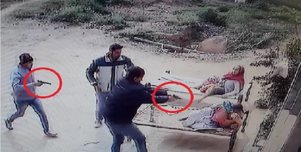 Double murder case : 50 thousand reward for the accused, panic in village