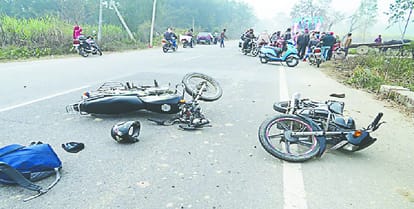 UP : two people dead in a road accident, many injured