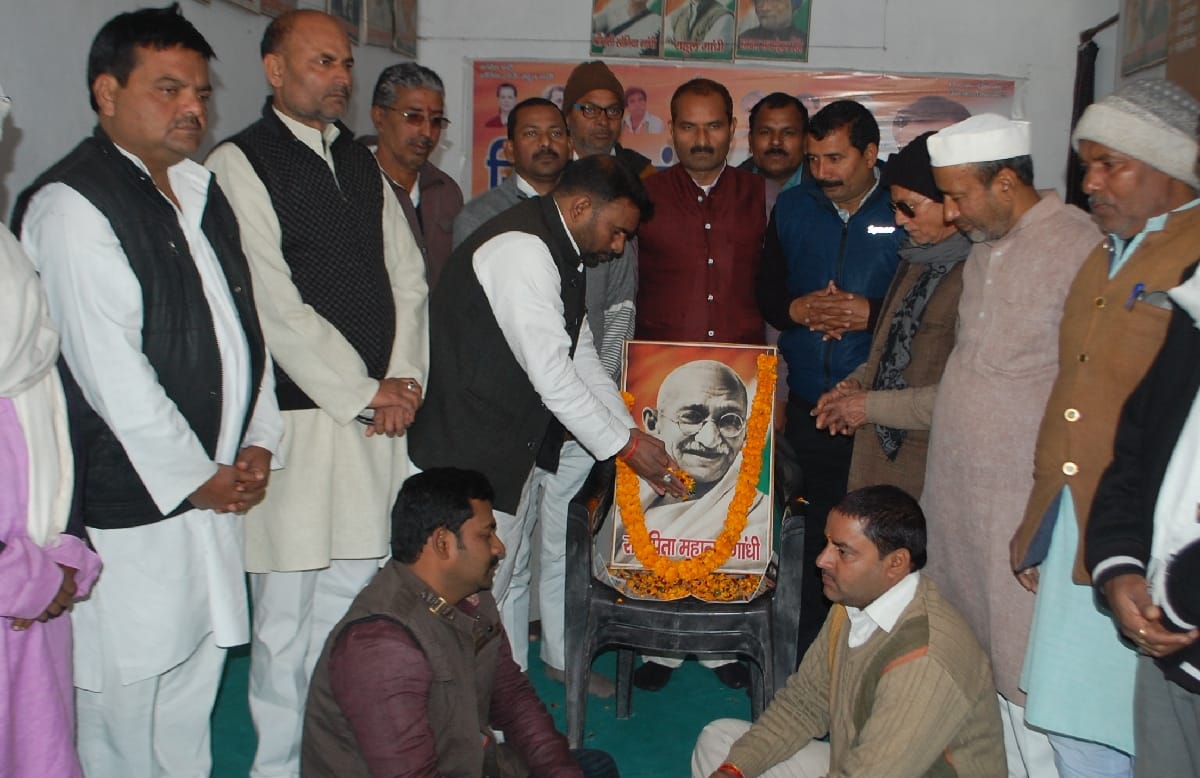 अहिंसा के पुजारी थे राष्ट्रपिता गांधी