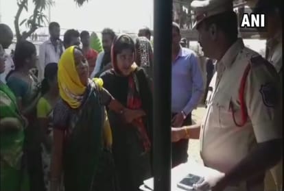 a hyderabad BTech graduate girl Body found dead in bag
