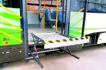 hydraulic bus facility for handicapped students in Dr. Shakuntala Misra university