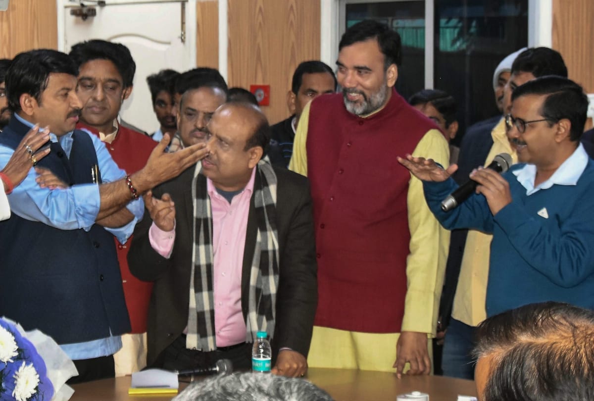 cm kejriwal scolded tv channels