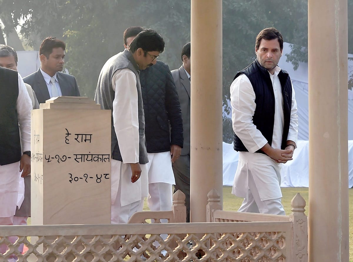 rahul gandhi pays tribute to mahatma Gandhi on his 70th death anniversary