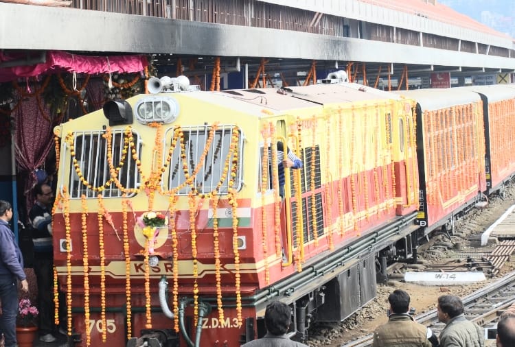 himachal has many expectations from union budget for rail network