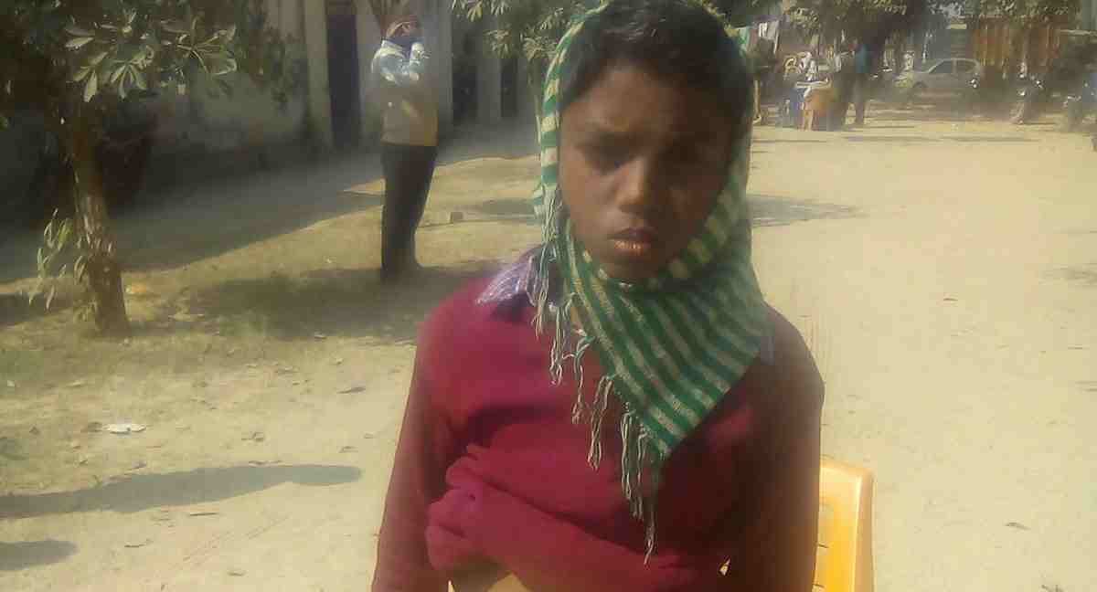 Student brutally beaten by pricipal in varanasi