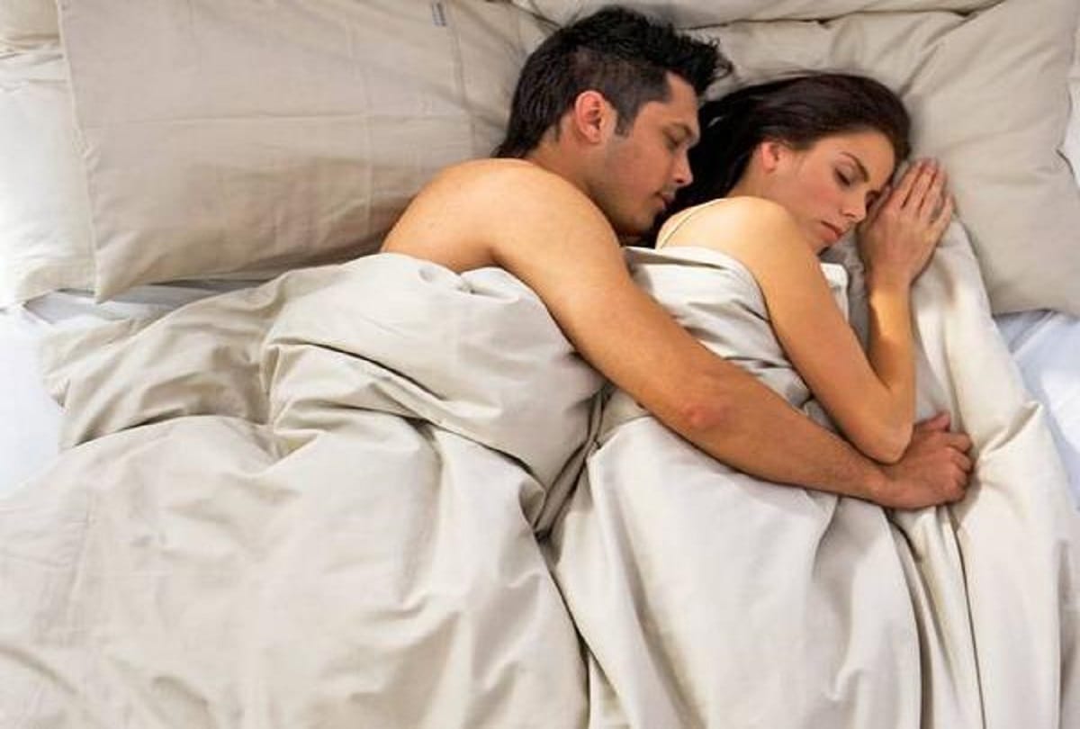 Know How Your Sleeping Posture With Partner Reveals Secrets Of Love Life