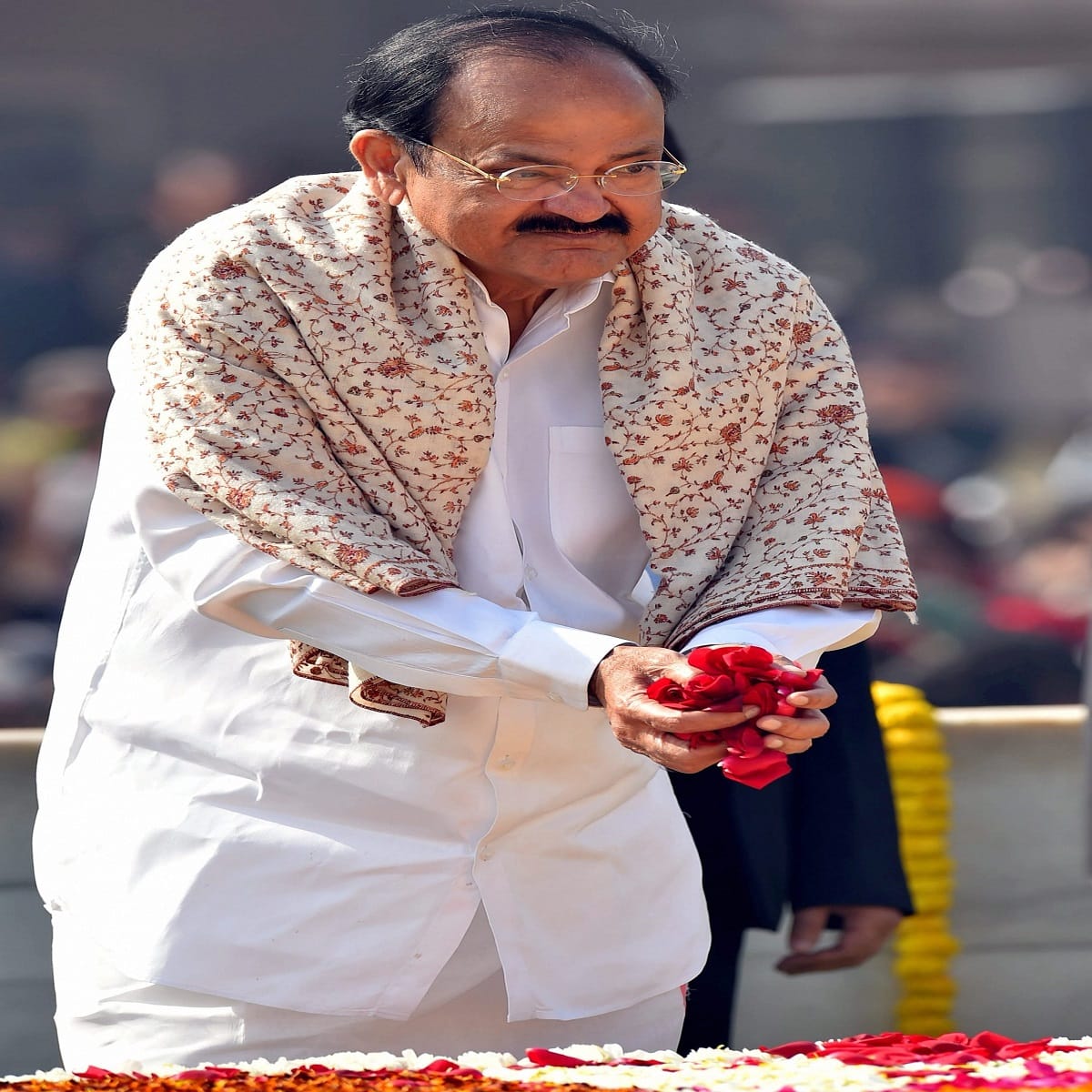 Mahatma Gandhi 70th Death Anniversary: PM Modi Rahul Gandhi and Sonia Gandhi Tribute him